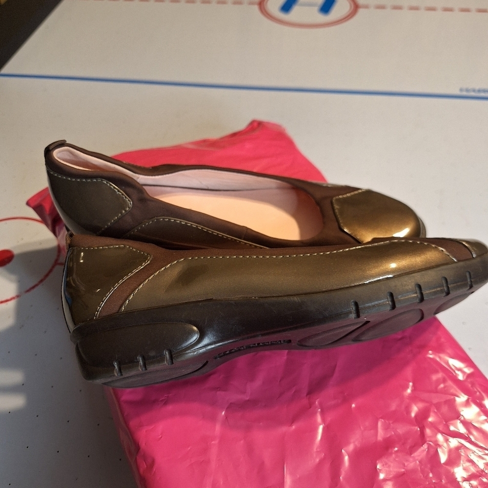 Taryn Rose Chocolate Brown Leather Loafers Flats. Size 7.5 M - Picture 3 of 12